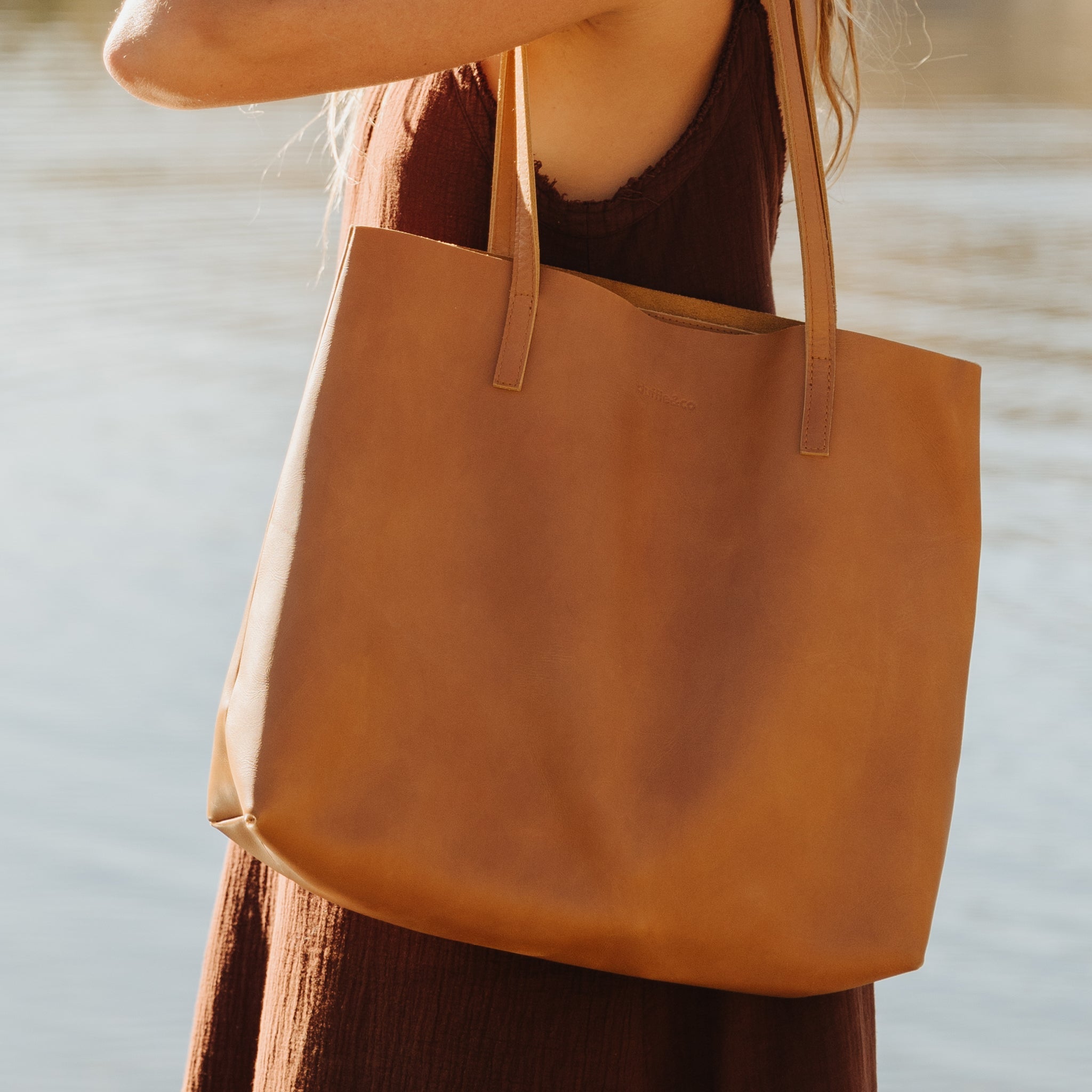 Bri Raw Edged Tote in Tan or Black by Duffle&Co