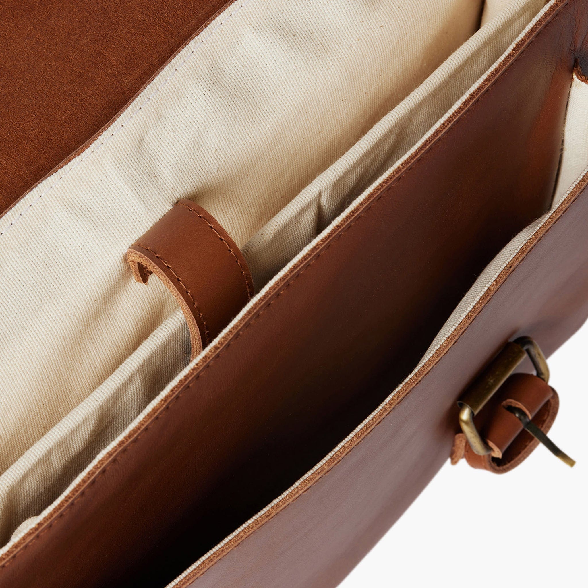 Daniel Satchel in Tan or Black by Duffle&Co
