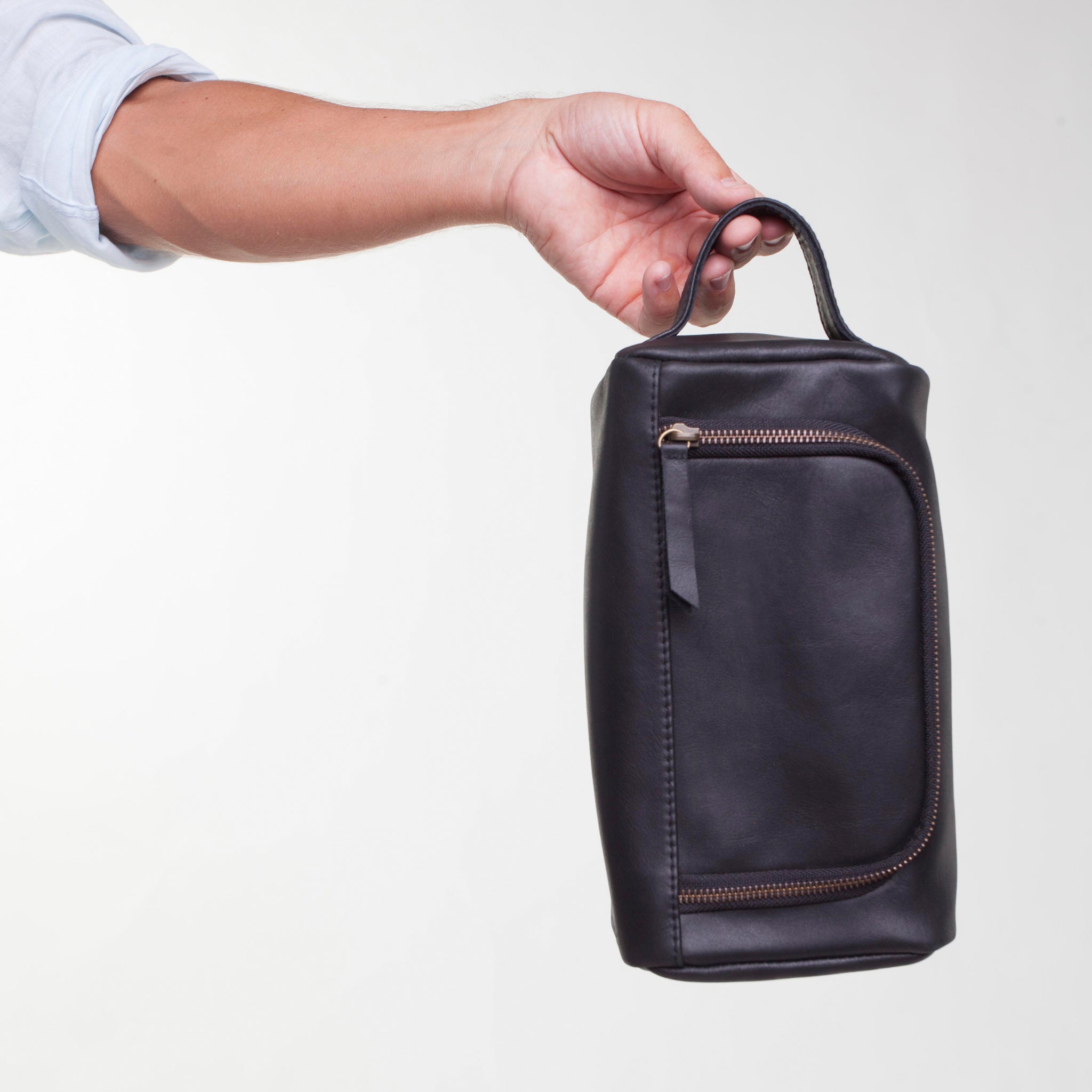 Ralph Wash Bag in Black or Tan by Duffle&Co