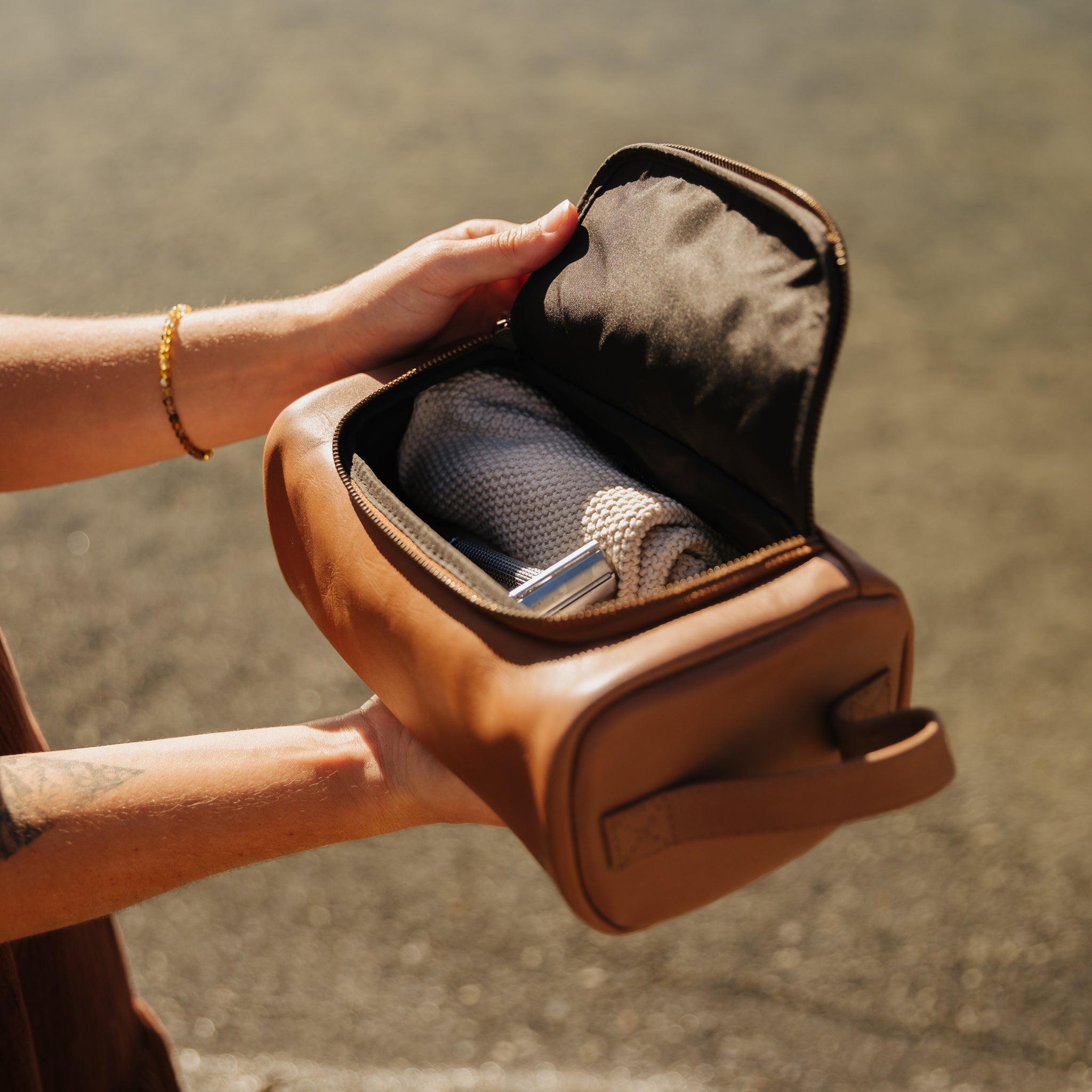 Ralph Wash Bag in Black or Tan by Duffle&Co