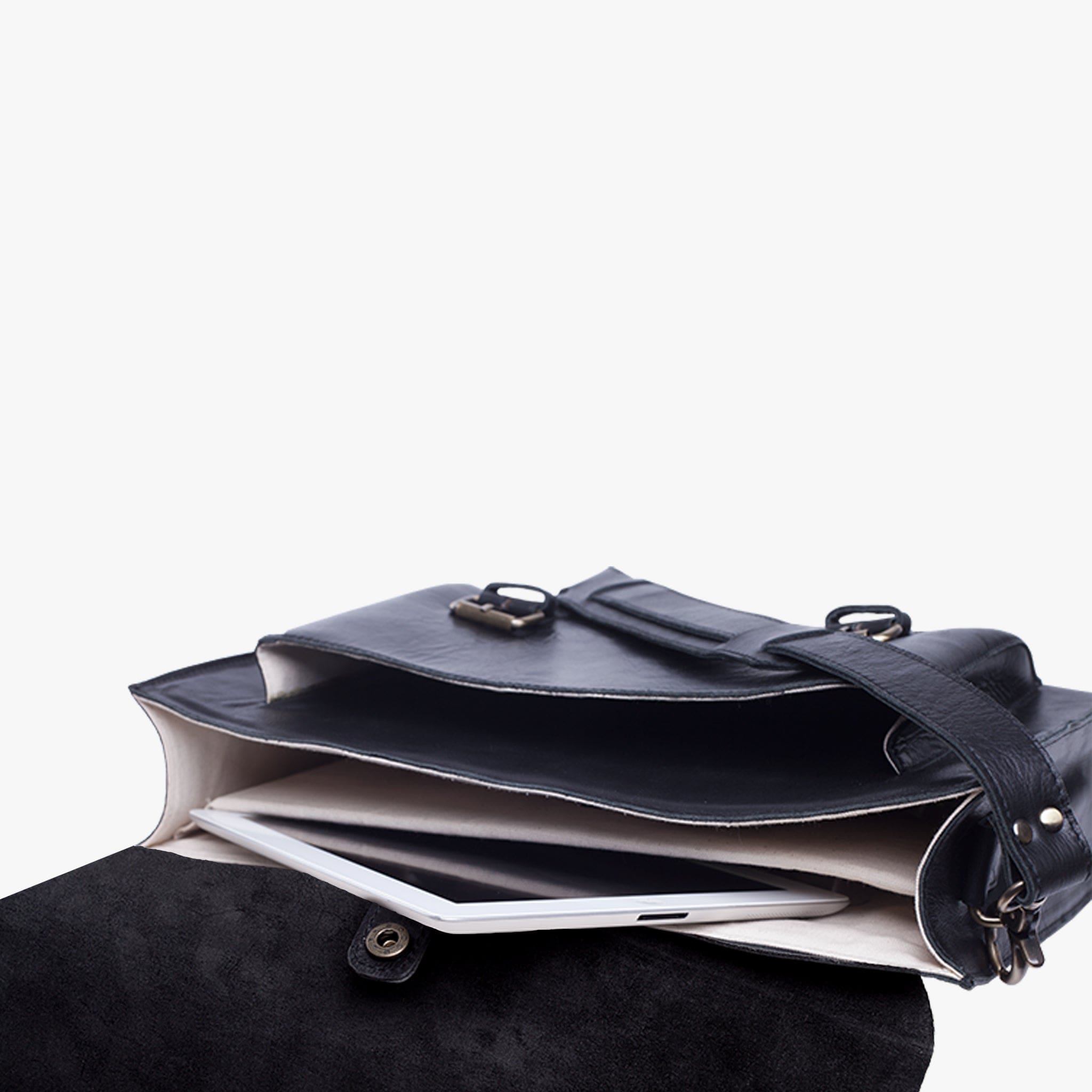 Daniel Satchel in Tan or Black by Duffle&Co