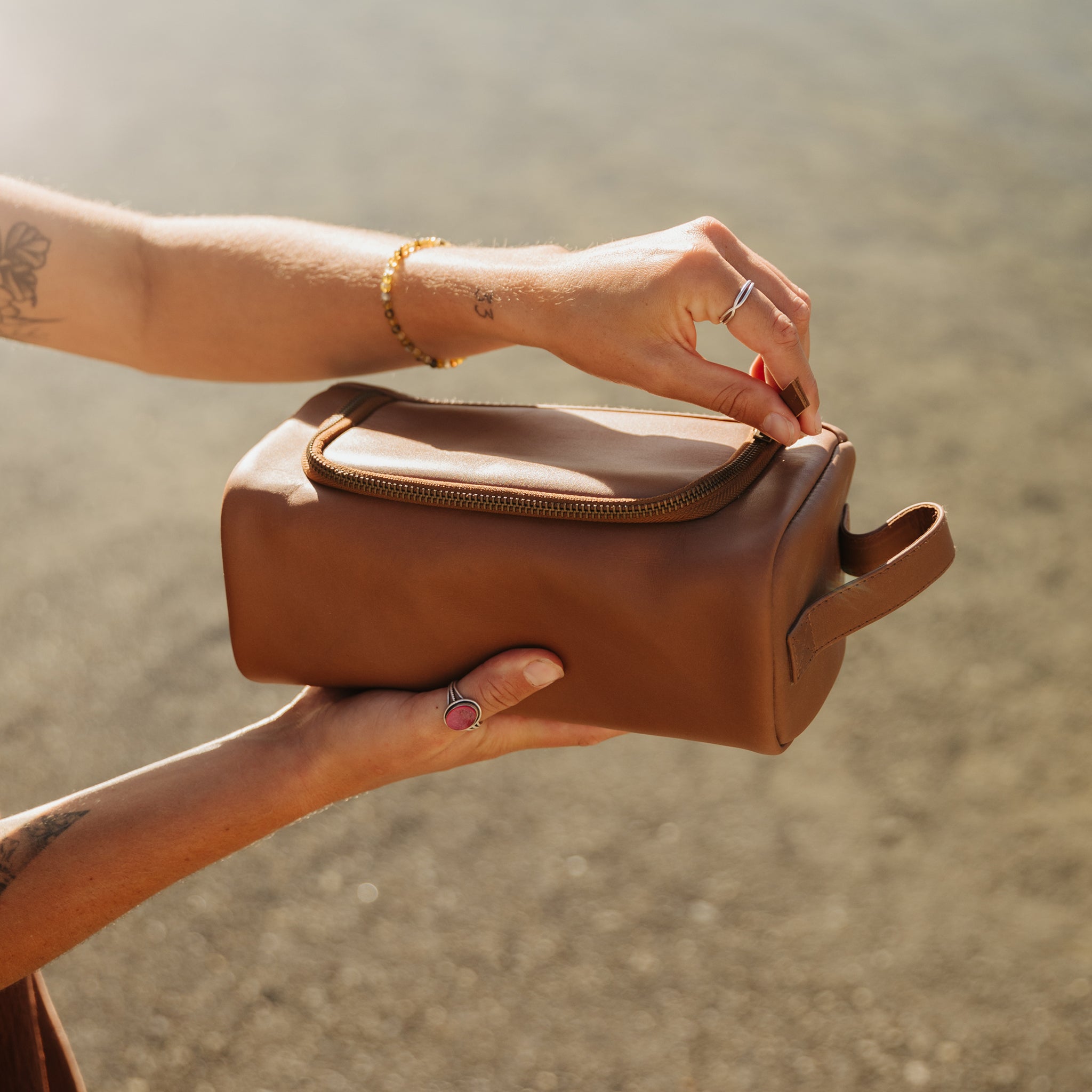 Ralph Wash Bag in Black or Tan by Duffle&Co